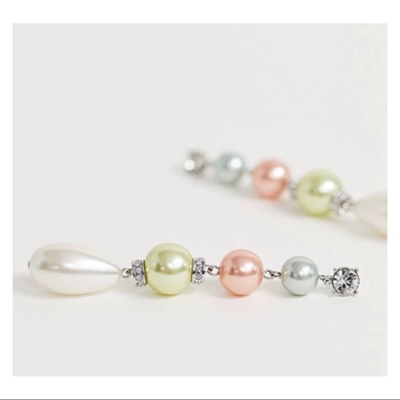 Oversized Pastel Pearl Strand Earrings - Picture 3 of 4